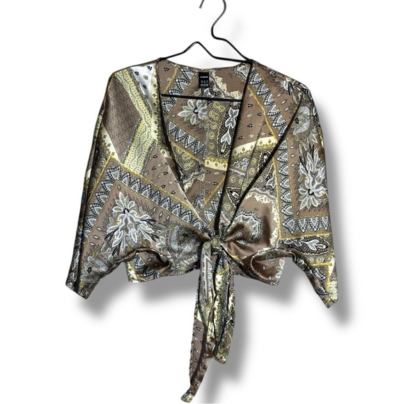 SHEIN Paisley Cream/Gold/Brown Tie-Front Collarless Cropped Festival Blouse - Picture 14 of 16